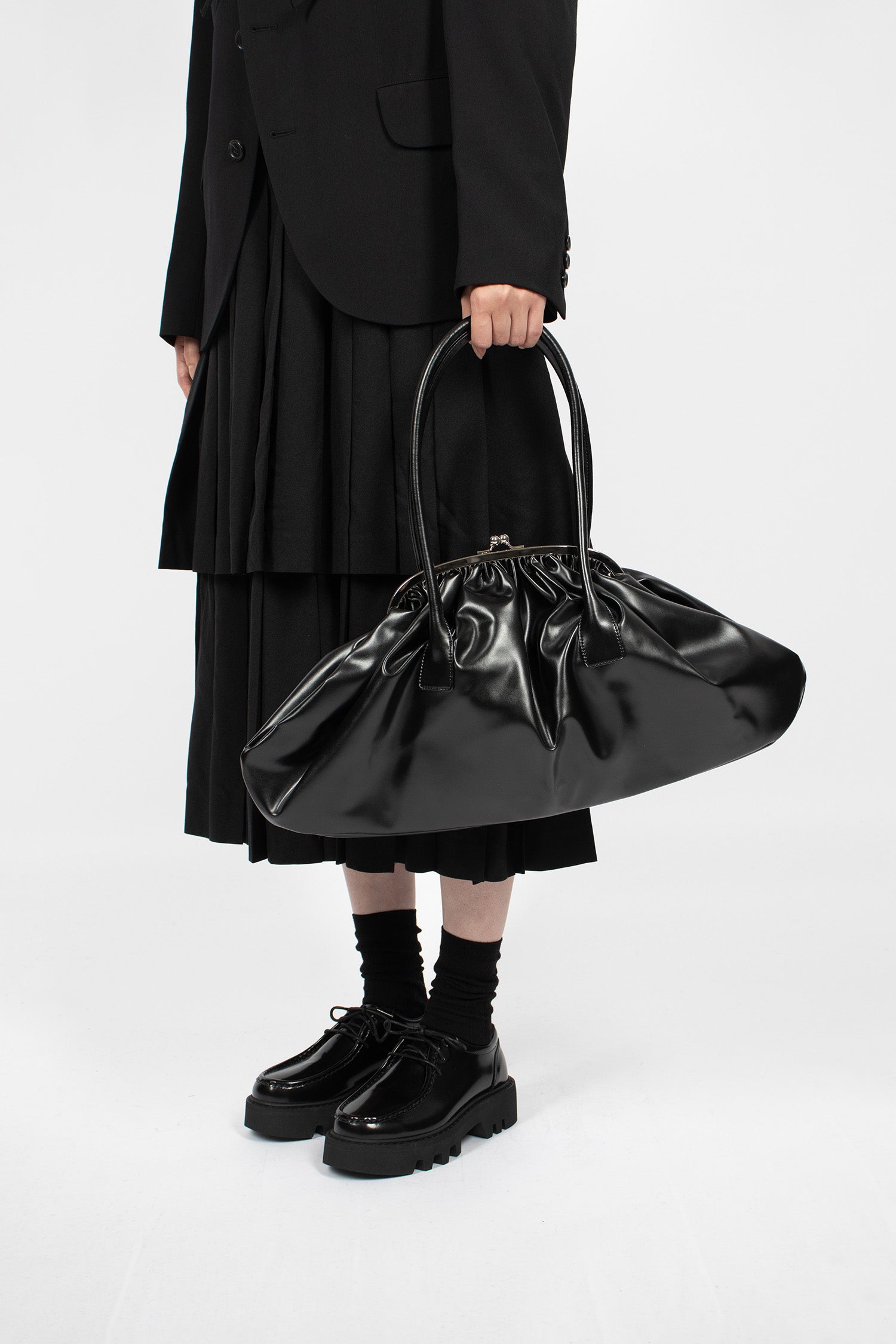 Medium Clasp Gathered Bag Black