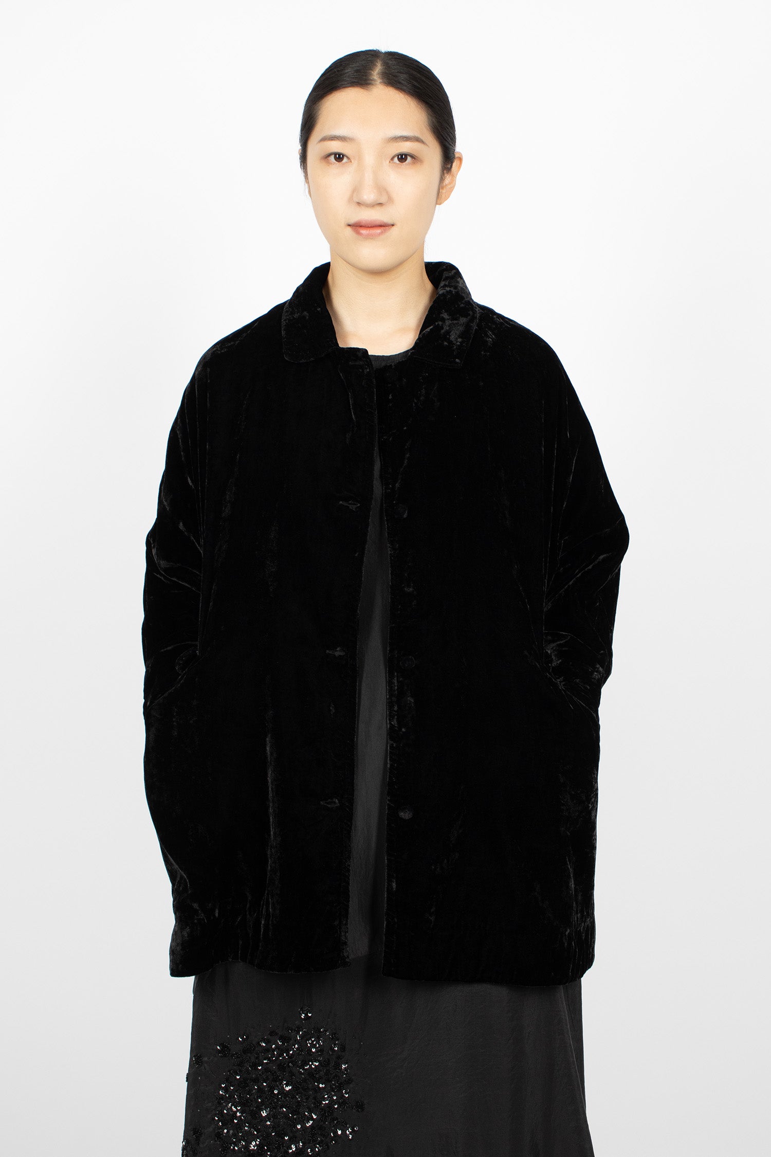 Bud Embroidered Loose Coat Onyx Velvet